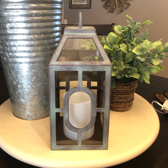 Modern Farmhouse LED Lantern with Candle - Picture 4 of 8